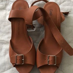Gap tan wedge sandals